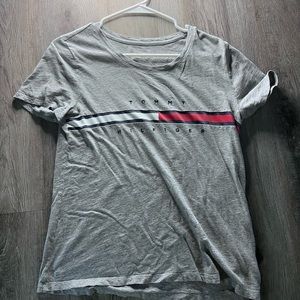 Gray Tommy Hilfiger T-Shirt size Small